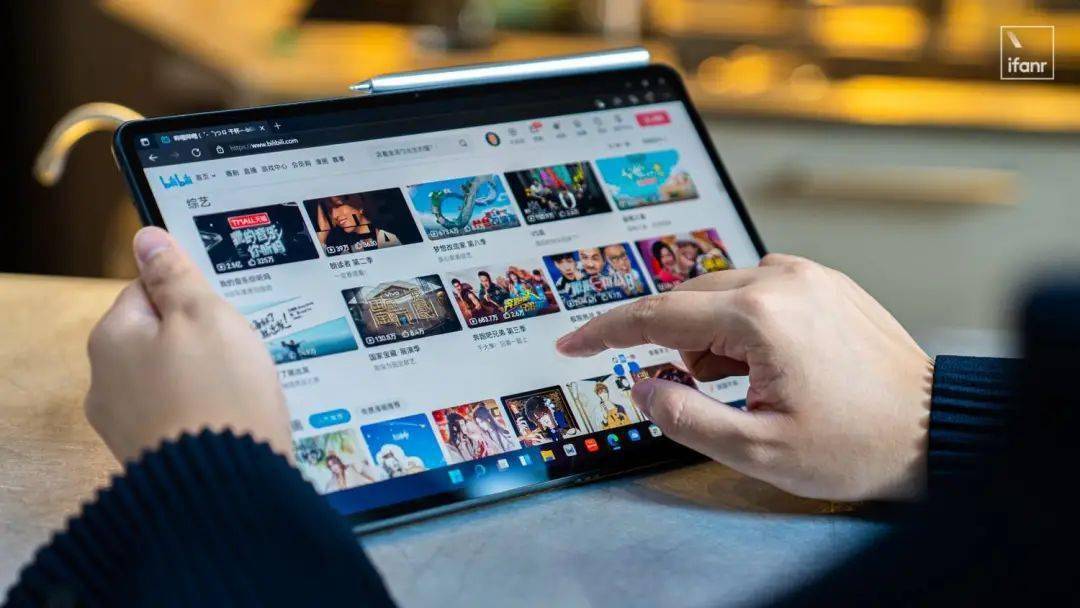 华为MateBook E 图赏：可变的形态，不变的可靠