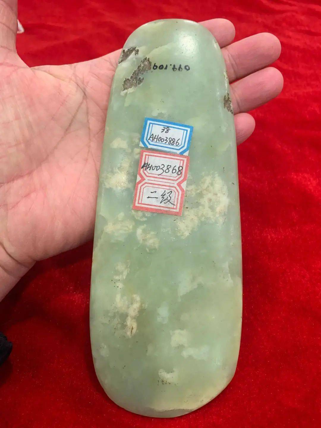 或神秘或抽象或写意的朴拙天成的非常美的造型带有推磨痕砣痕或线拉