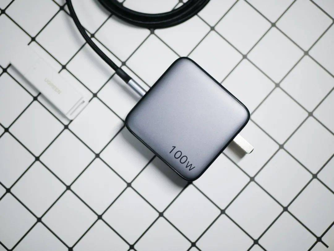 大家最近又入手了哪些有趣的手机周边配件？丨糖纸新鲜事 07