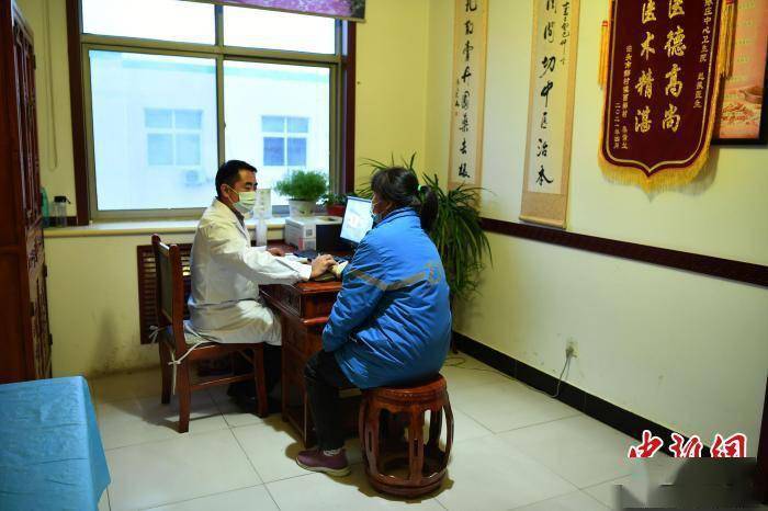 翟羽佳|河北献县：乡镇“国医堂”为农民群众健康“把脉”