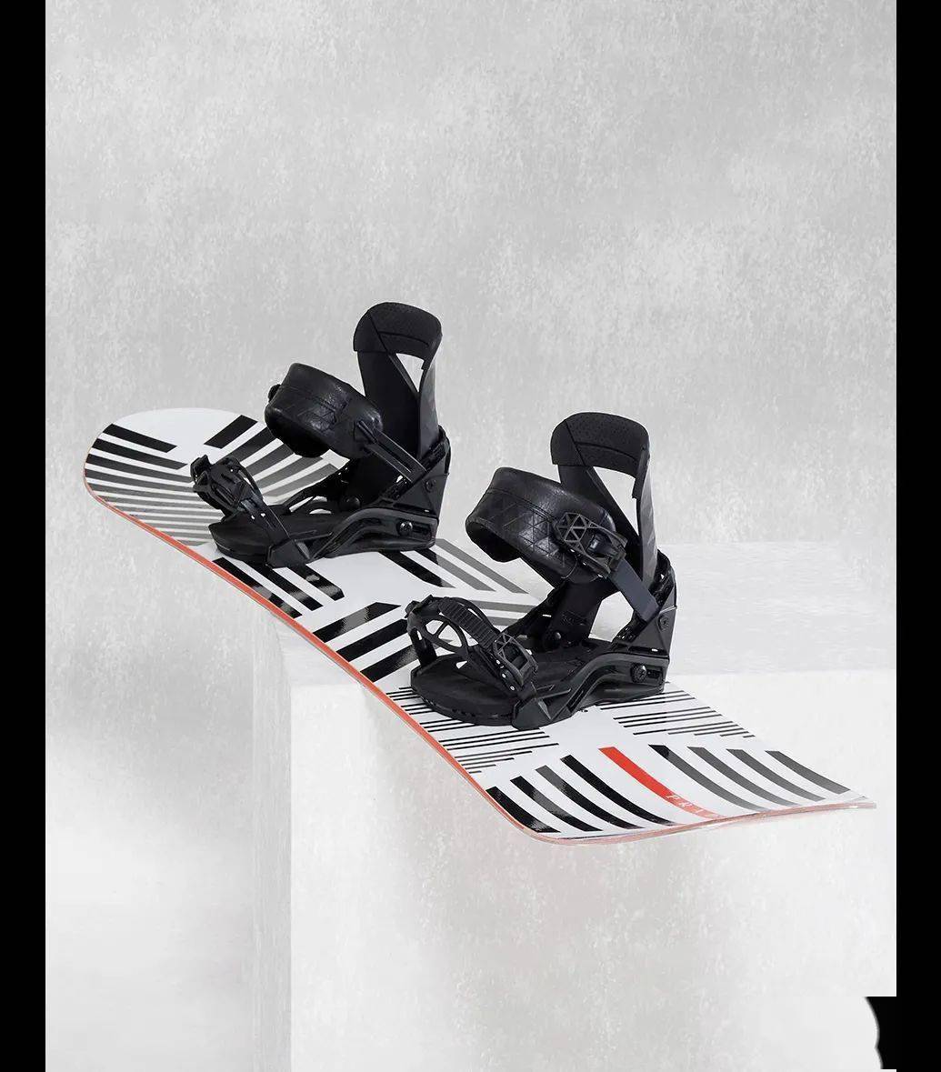 冬日 《女明星雪地穿搭攻略》连羽绒服都越来越“卷”了?