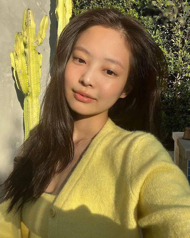 面的女明星们亲身力证“腮红是妆的灵魂”！