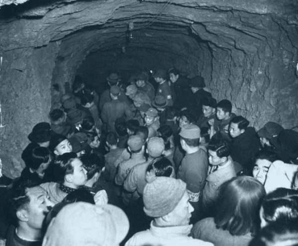 80年前重庆较场口惨案,引发重大伤亡,渎职者刘峙却轻松逃脱制裁