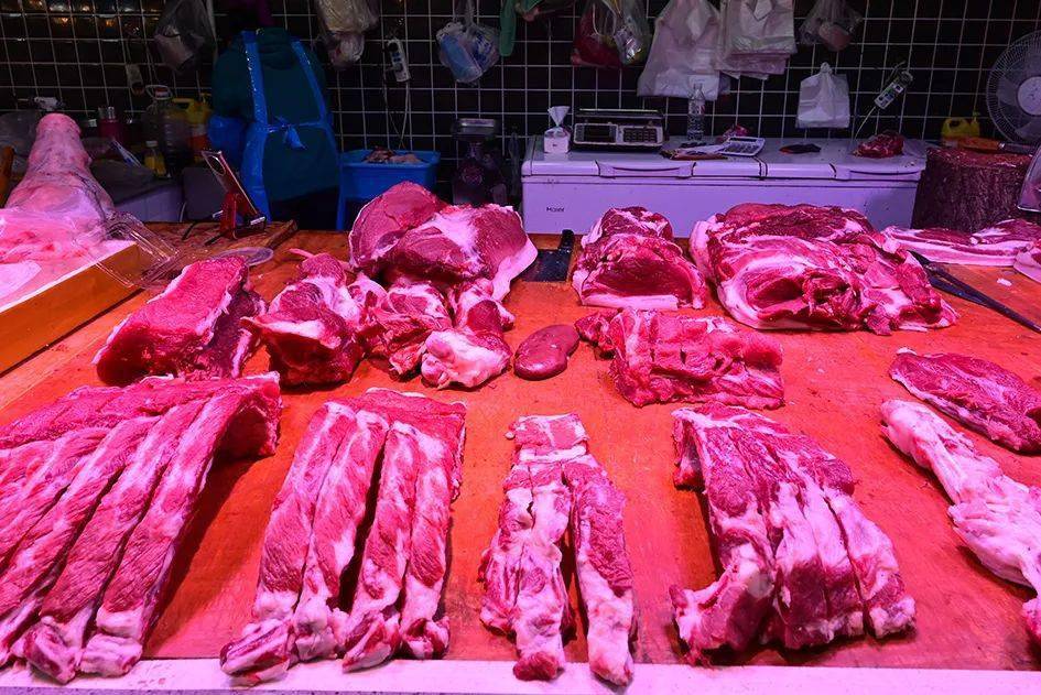 虽然肉摊不多,但该有的都有