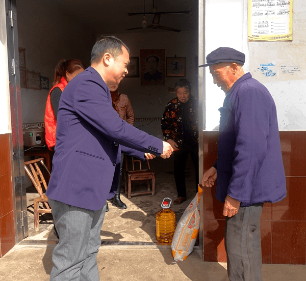 湘潭县疾控中心党支部与射埠镇高丰村党支部开展联合主题党日活动