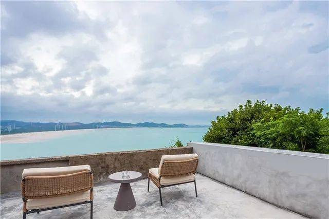 了现实读旅|度假民宿"山海城"系列△点击图片了解更多系列民宿△点