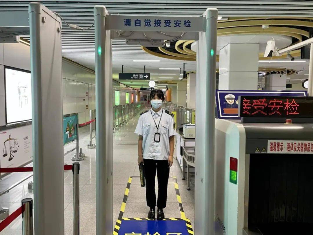 做手机的厂里有辐射吗 0705b89357d14a3ebf33798ef5cdb1e2.jpeg