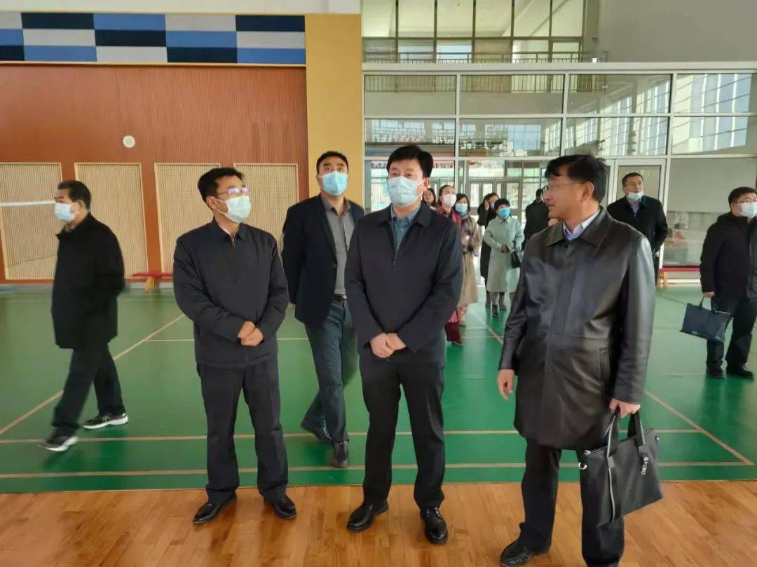 东胜区教体局一行赴伊金霍洛旗进行考察学习