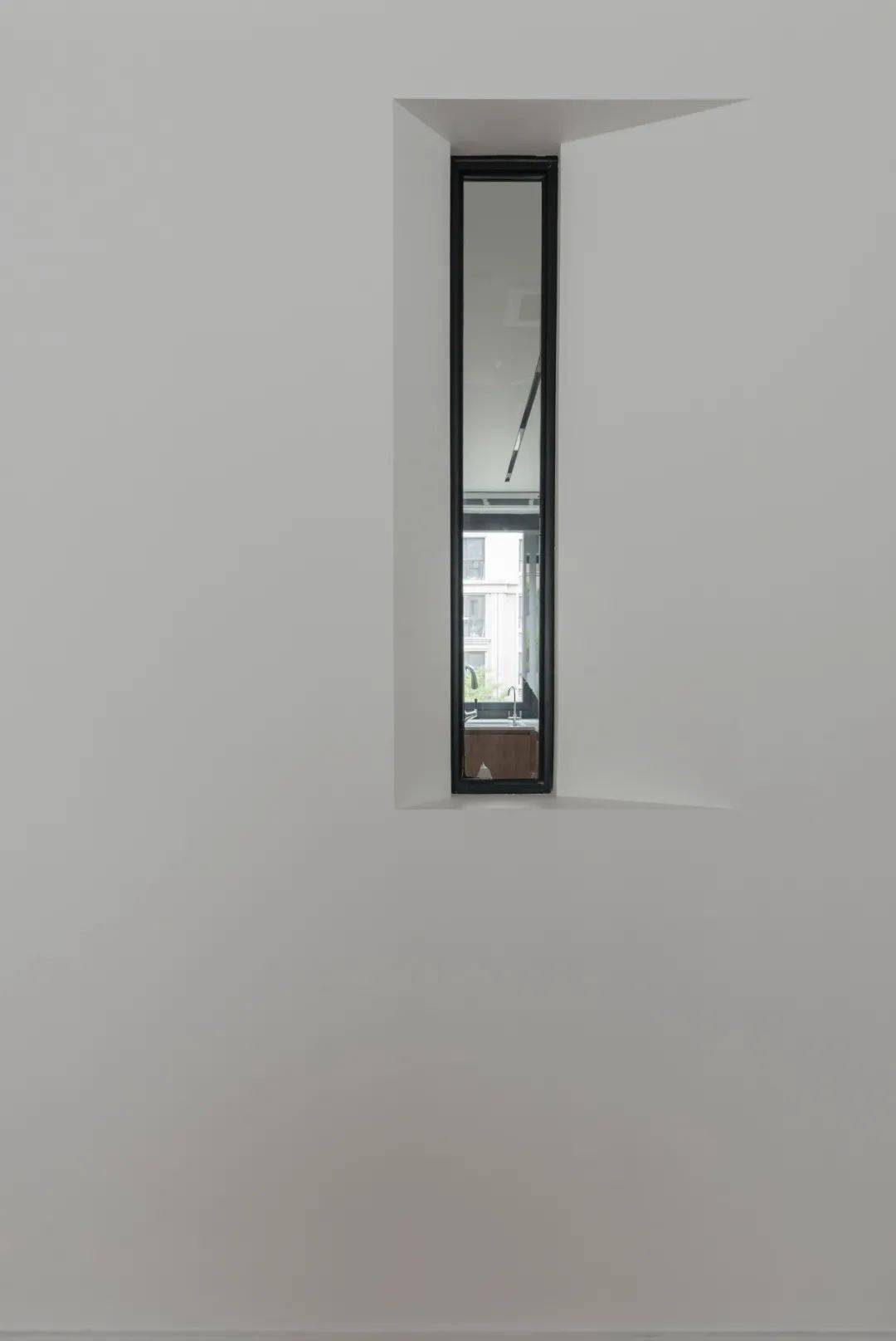 120㎡婚房设计条形窗z字墙收纳美观两不误