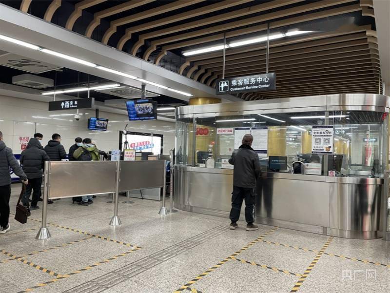 沈阳地铁,站内卖口罩本意是乘客方便收现金变成添麻烦