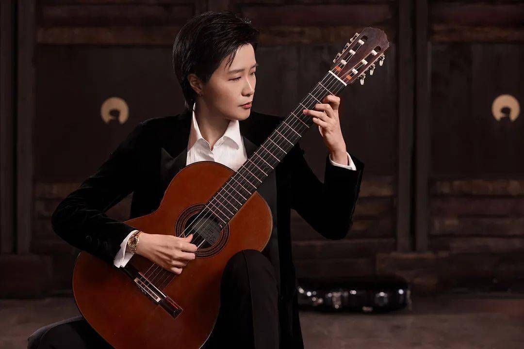 演出预告古典吉他演奏家苏萌邀您共享一场古典吉他浪漫之旅