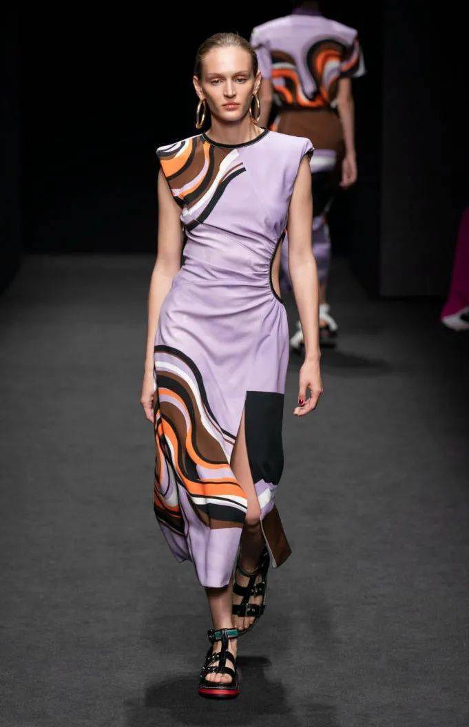 色调 2022春夏女装流行色T台分析