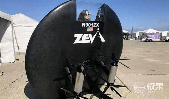 老外打造奇葩电动“飞碟”！乘客只能趴着，每小时飞257公里...