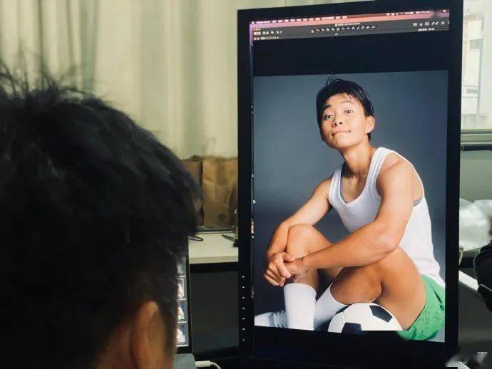 王霜:你也很为我着迷吧_陈楚曦_腹肌_照片