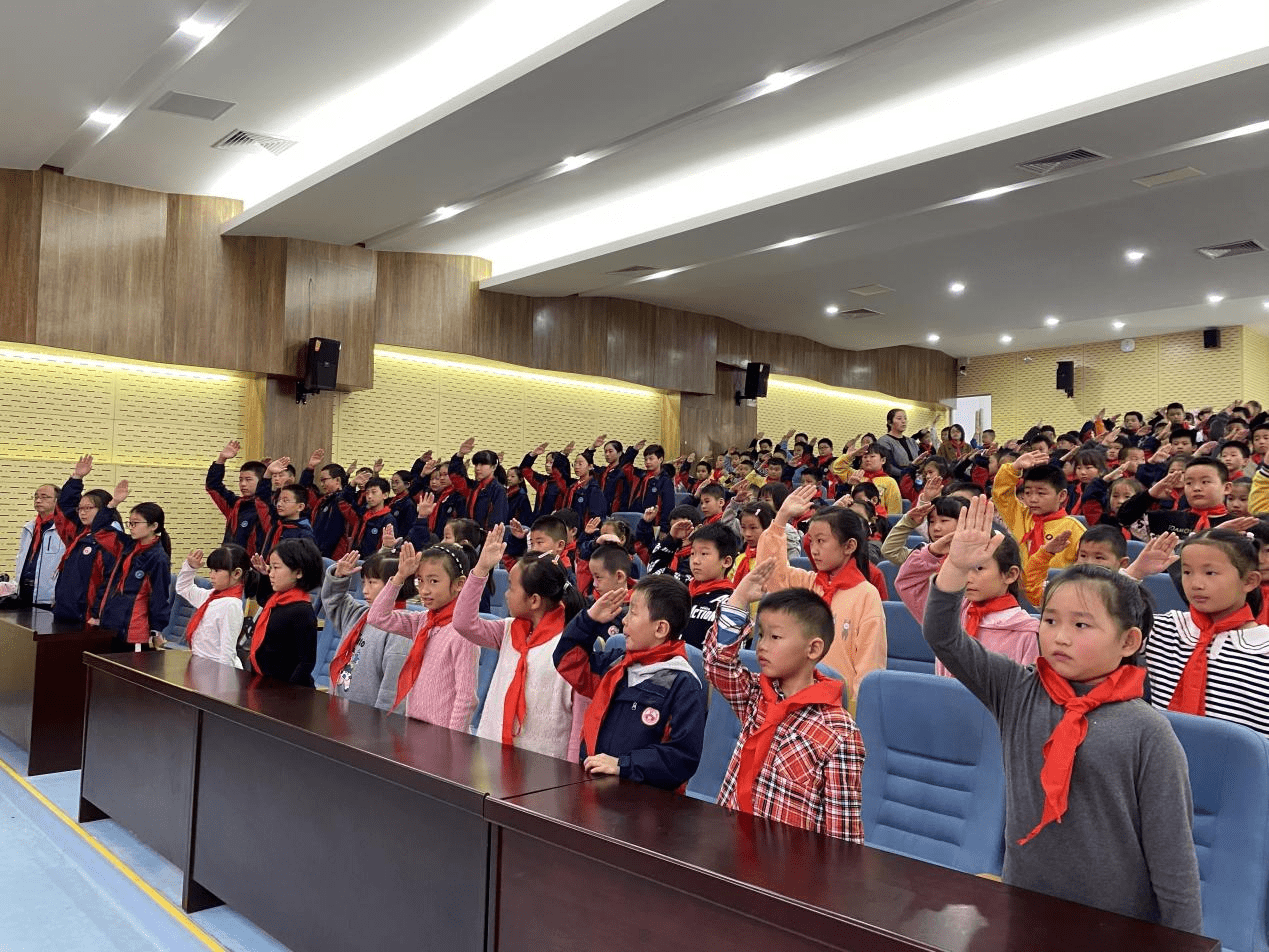 请党放心强国有我南京市高淳区漆桥中心小学举行2021二年级入队仪式