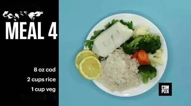 Sean|作死小伙挑战巨石强森5000卡饮食，结果吃到吐了......