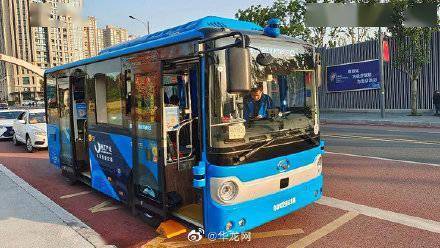 自动驾驶巴士上路了！重庆这一智能网联自动驾驶项目试运营