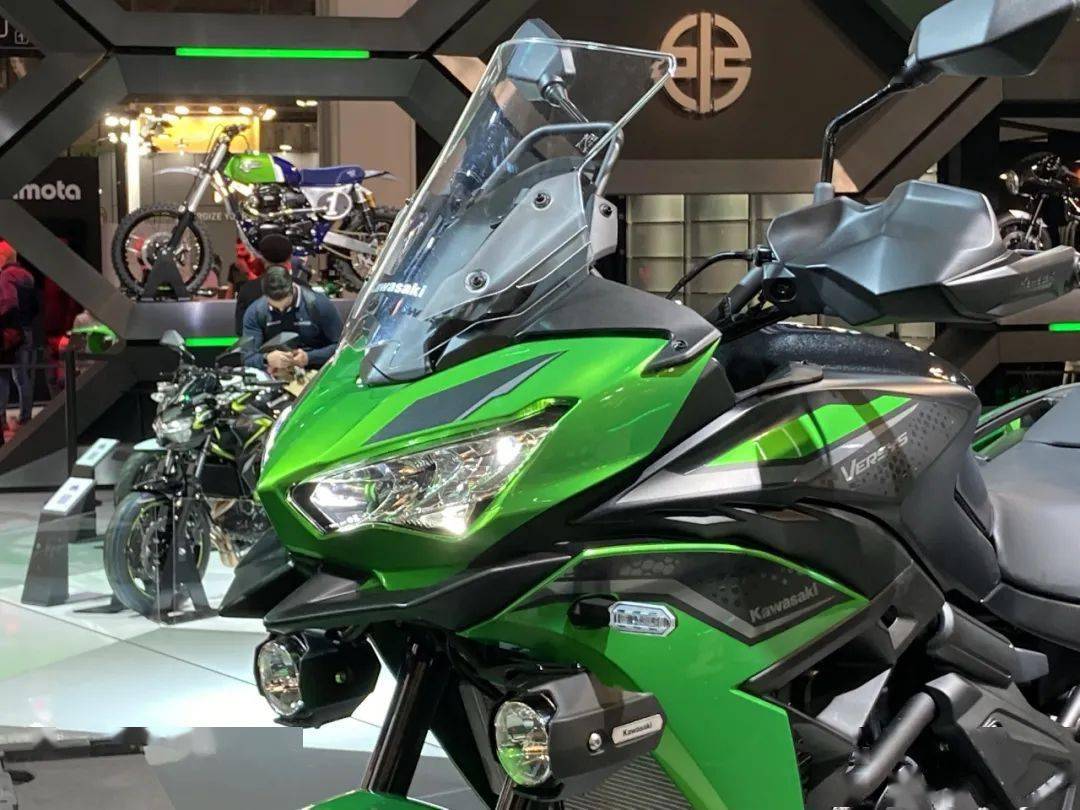 米兰车展川崎versys650异兽改款加入牵引力控制全彩液晶仪表
