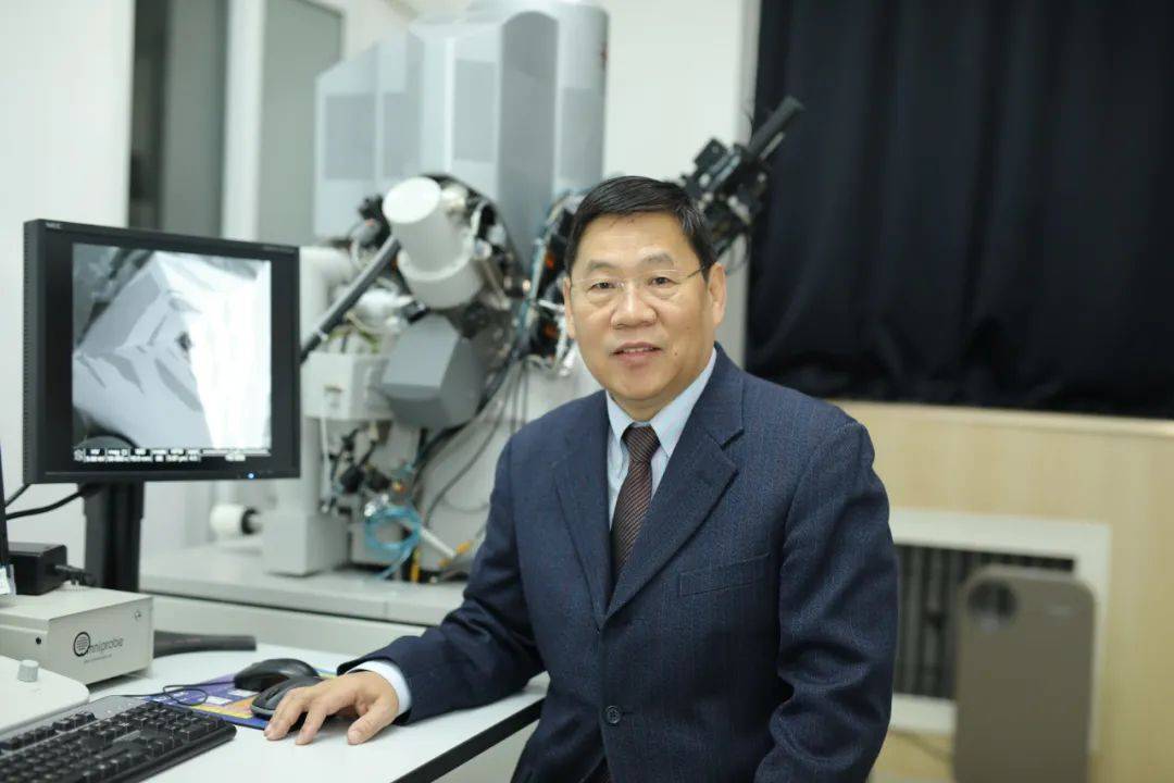 中国科学院院士张跃:探索与硅基技术兼容的新材料将是后摩尔时代的