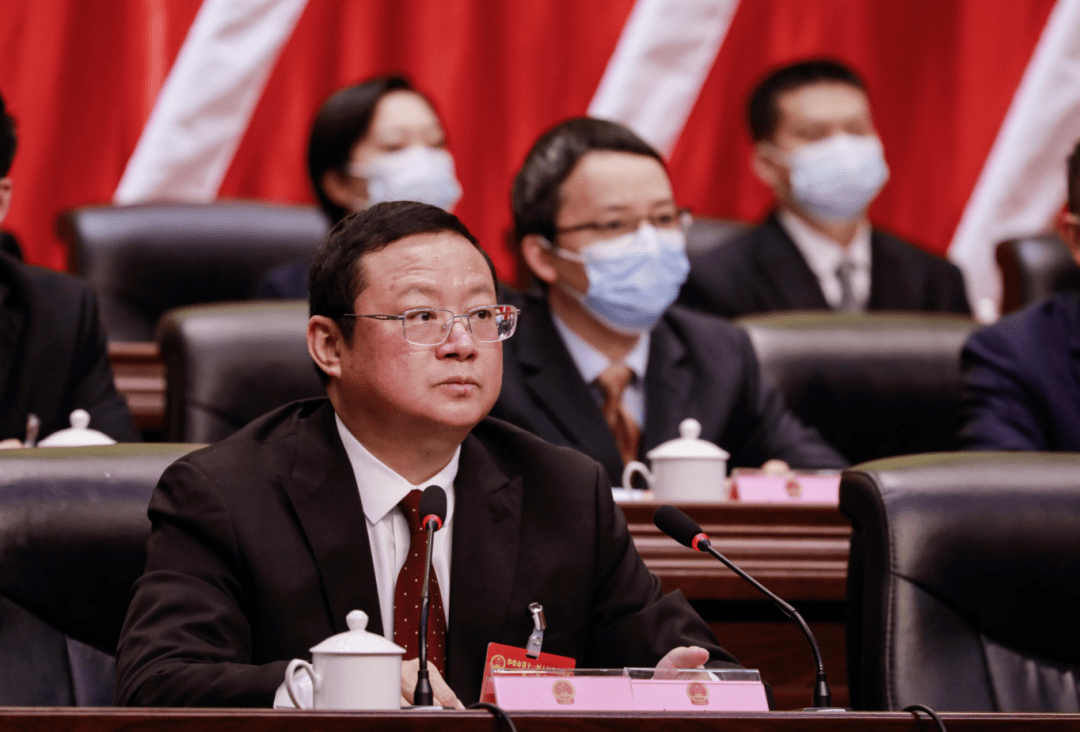 华蓥市第十一届人民代表大会第一次会议胜利闭幕