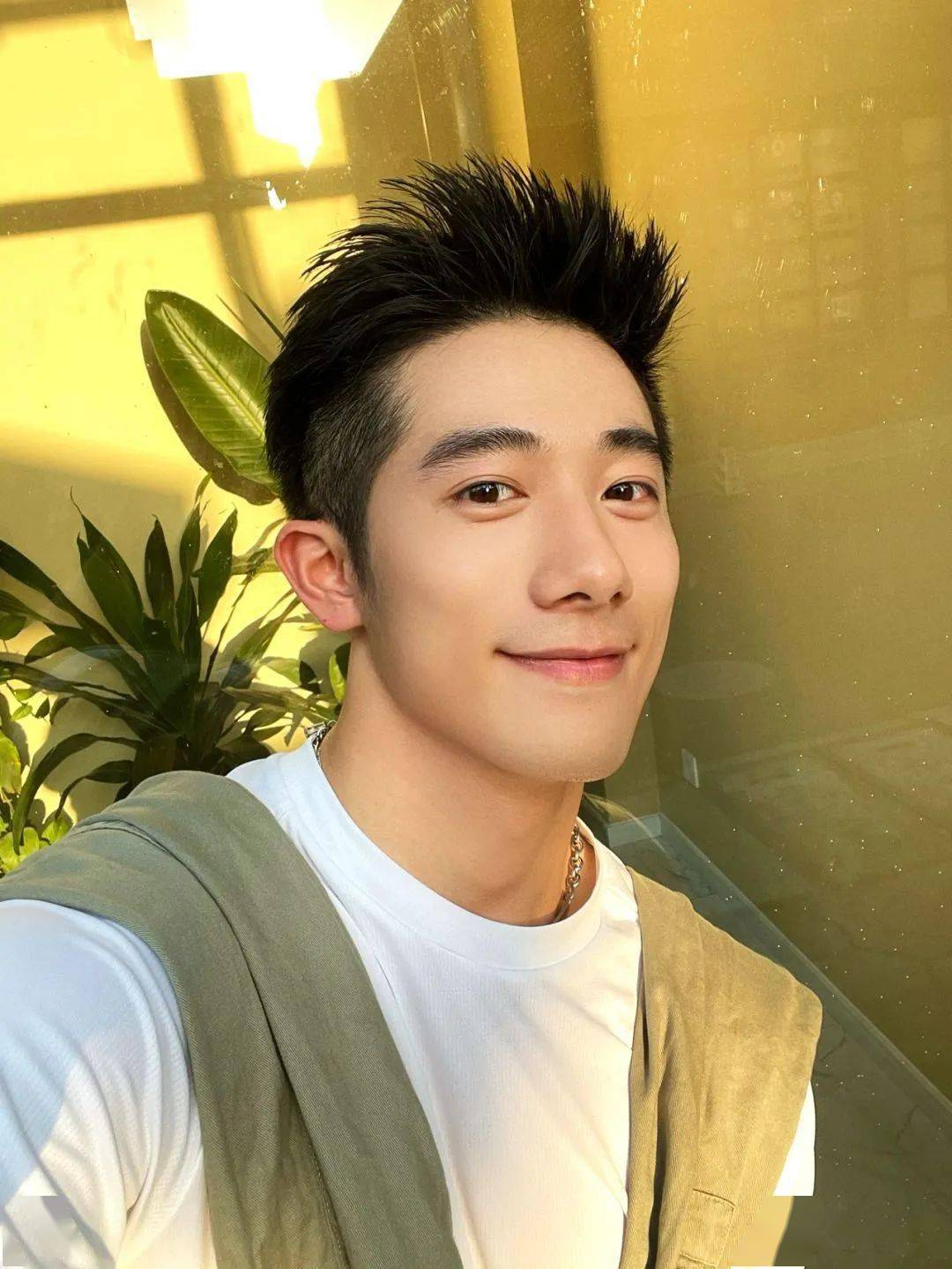 让你帅气到极致的10款男生短发