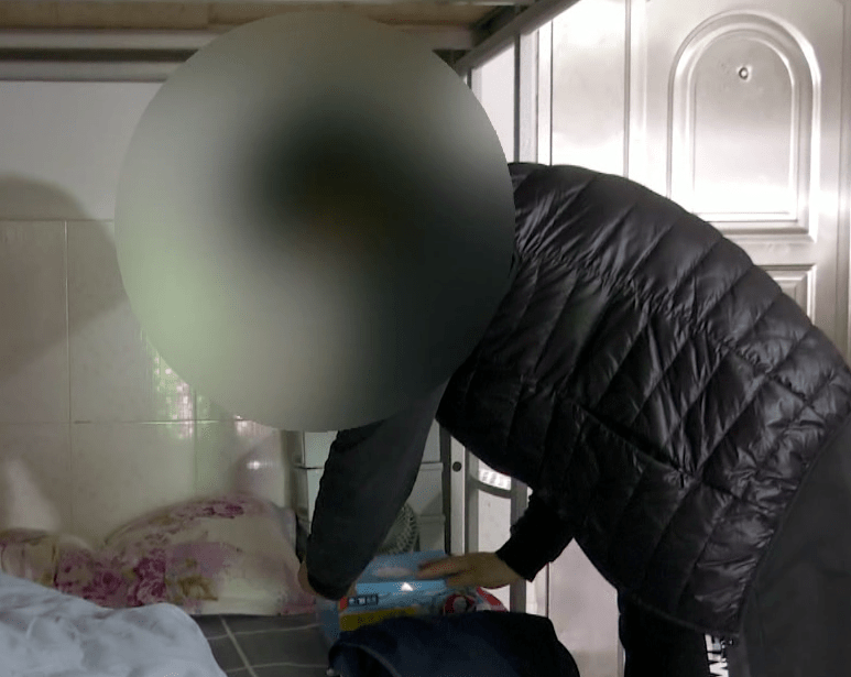 带回家|14岁男孩把“计生用品”带回家,妈妈一问发现蹊跷