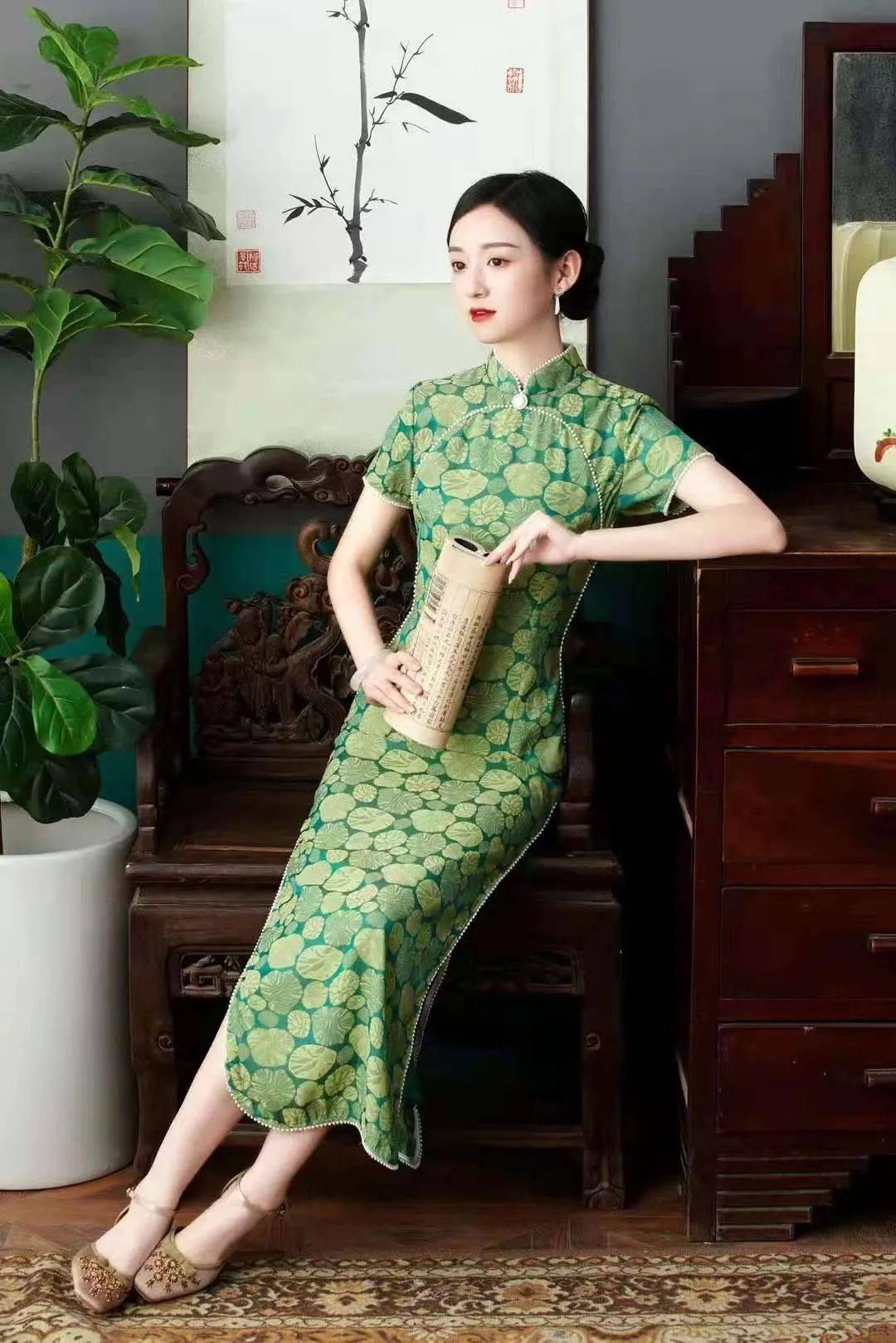 中国风改良旗袍连衣裙复古优雅展现东方女性霞姿月韵之风范