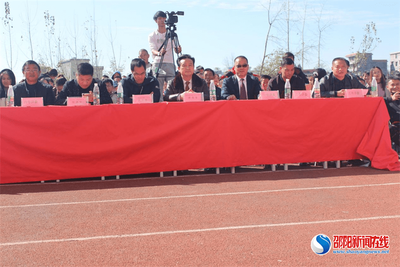 横板桥镇|隆回县横板桥镇中心学校举办校园艺术暨师德师风建设活动汇报演出活动