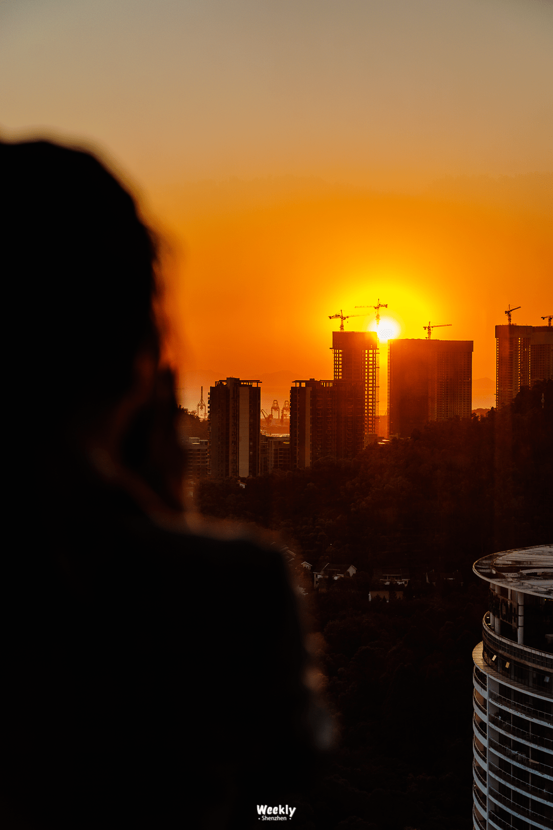 衣服深圳「最美服装店」，在海上，有夕阳