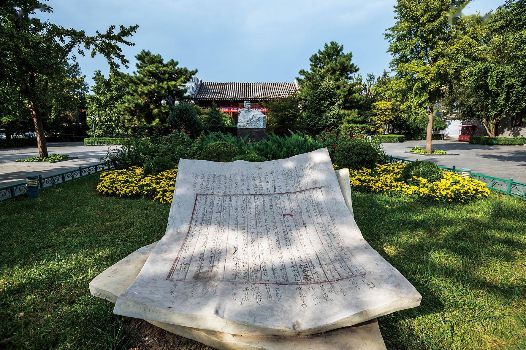 原创北京鲁迅博物馆常务副馆长黄乔生鲁迅是鲜活的也是诗意的