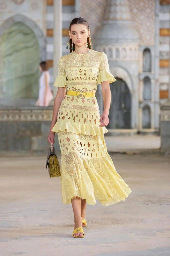 秀场【秀场】2022 春夏成衣系列 – GEORGES HOBEIKA