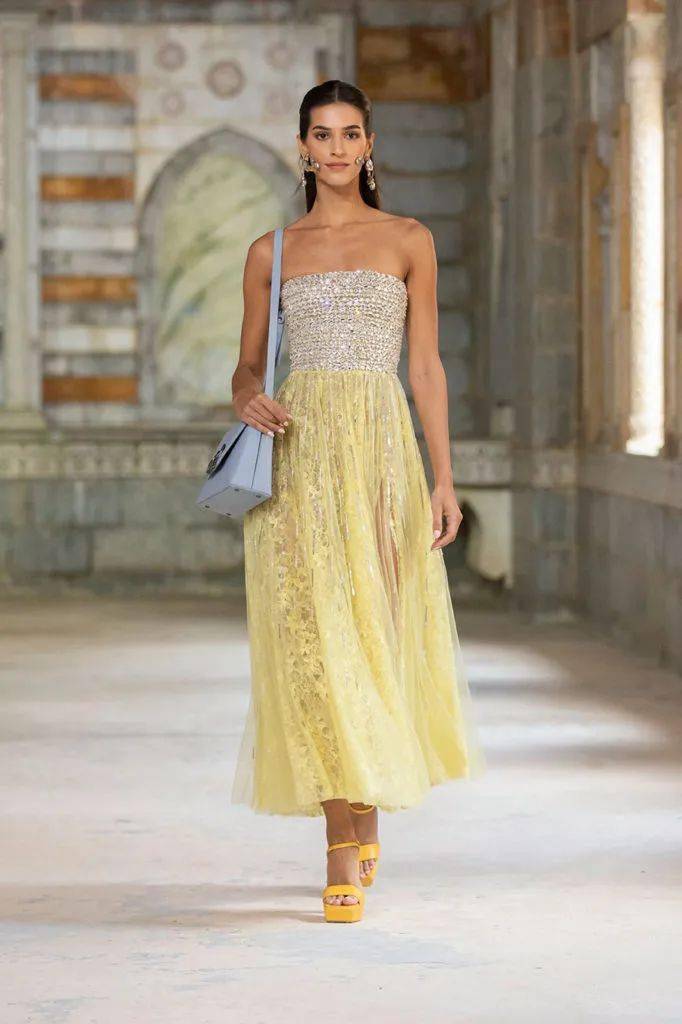 秀场【秀场】2022 春夏成衣系列 – GEORGES HOBEIKA