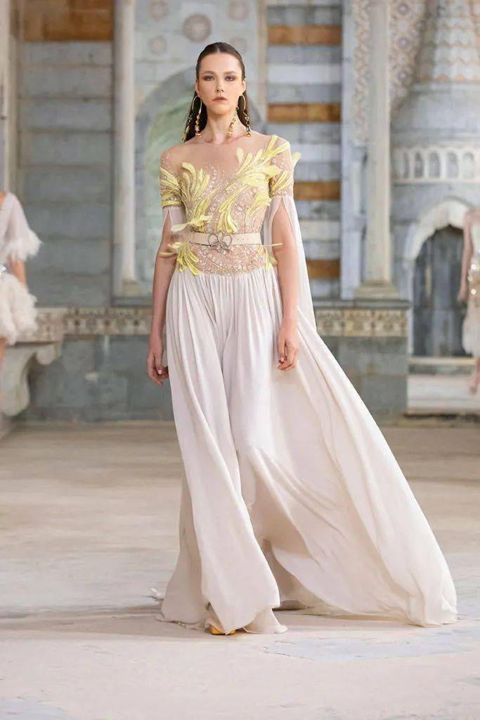 秀场【秀场】2022 春夏成衣系列 – GEORGES HOBEIKA