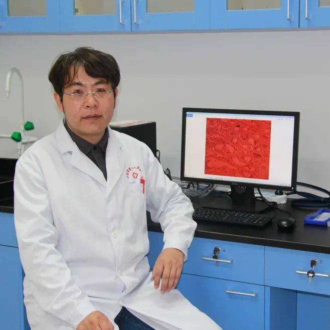 白军(1975-),中共党员,暨南大学医学博士,副教授/副主任医师,美国西北