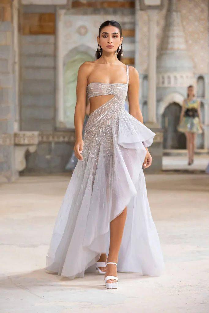 秀场【秀场】2022 春夏成衣系列 – GEORGES HOBEIKA