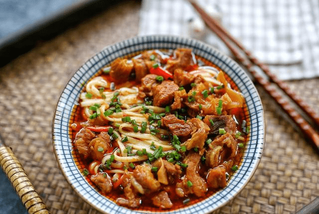 香辣牛肉麵這樣做才夠味,湯汁濃郁,料足味美,一碗下肚真過癮