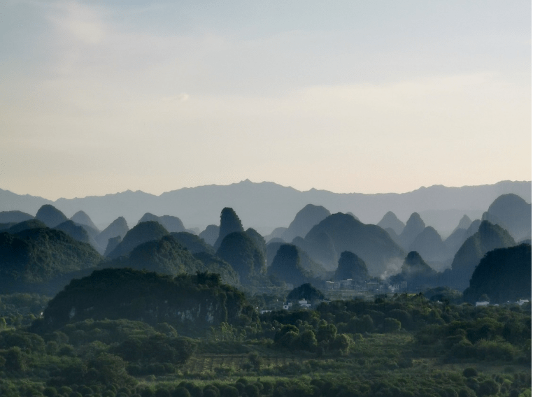 中國最美峰林奇觀—陽朔葡萄峰林_喀斯特_地貌_桂林