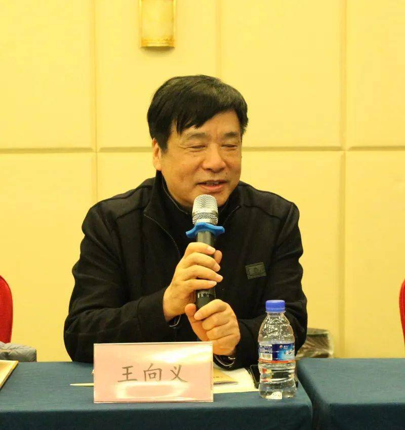 动态黄派整形美容出版座谈会在南昌举行