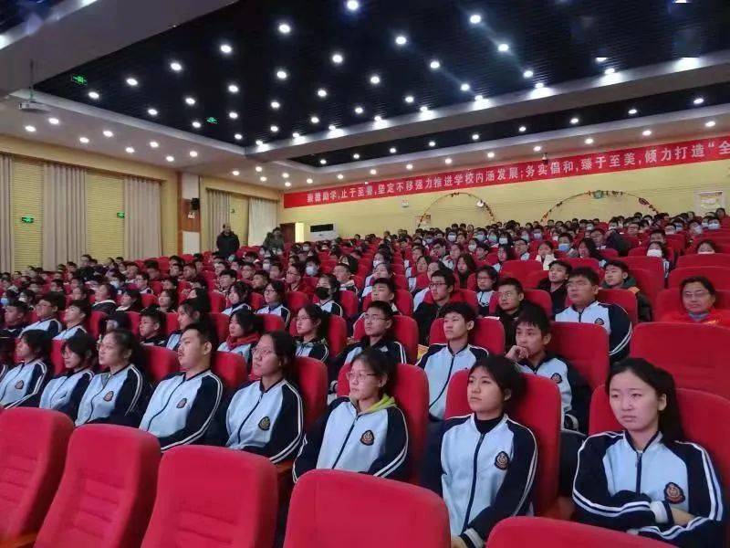 垦利区第二实验中学九年级积极开展团体心理辅导活动_张杨杨_效率