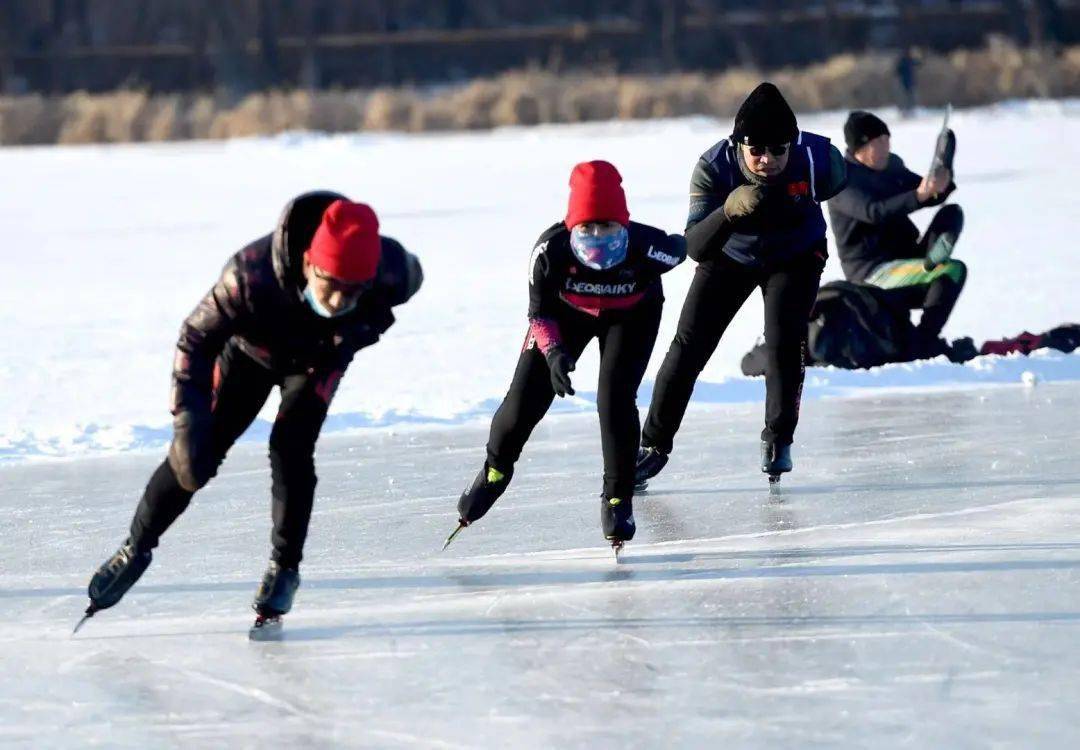南湖公园滑冰图片
