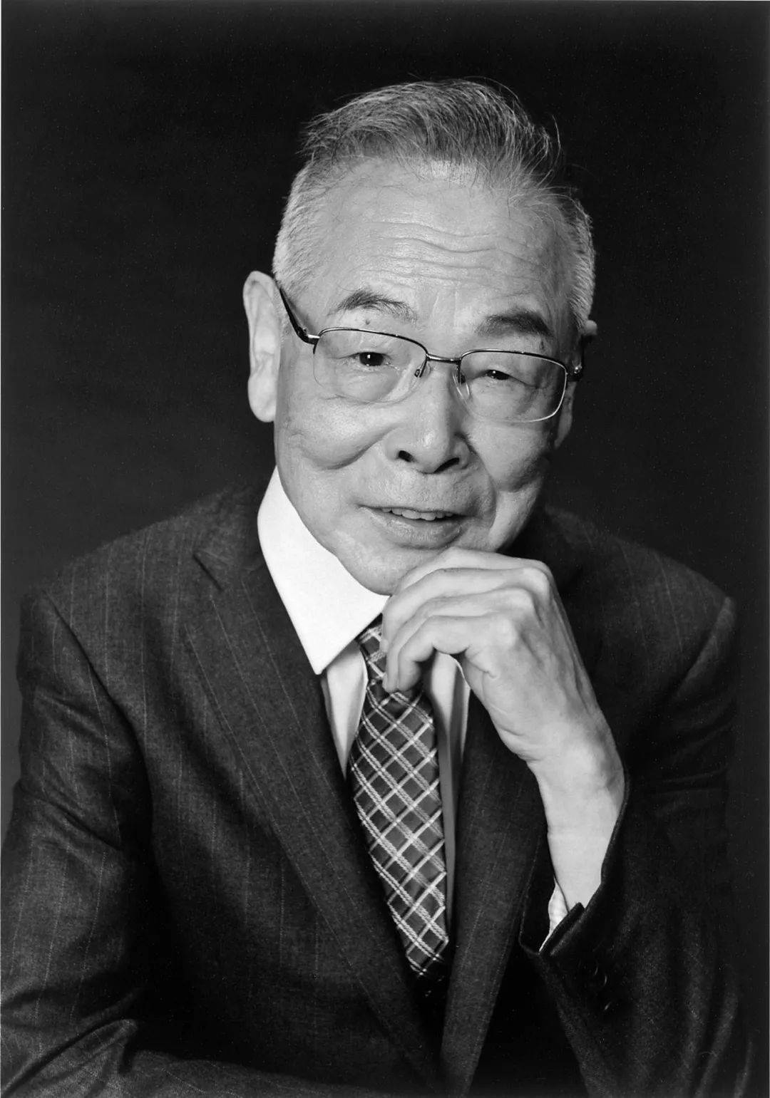 板仓圣宣日本教育研究所理科博士,曾任日本教育研究所所长,科学史学会