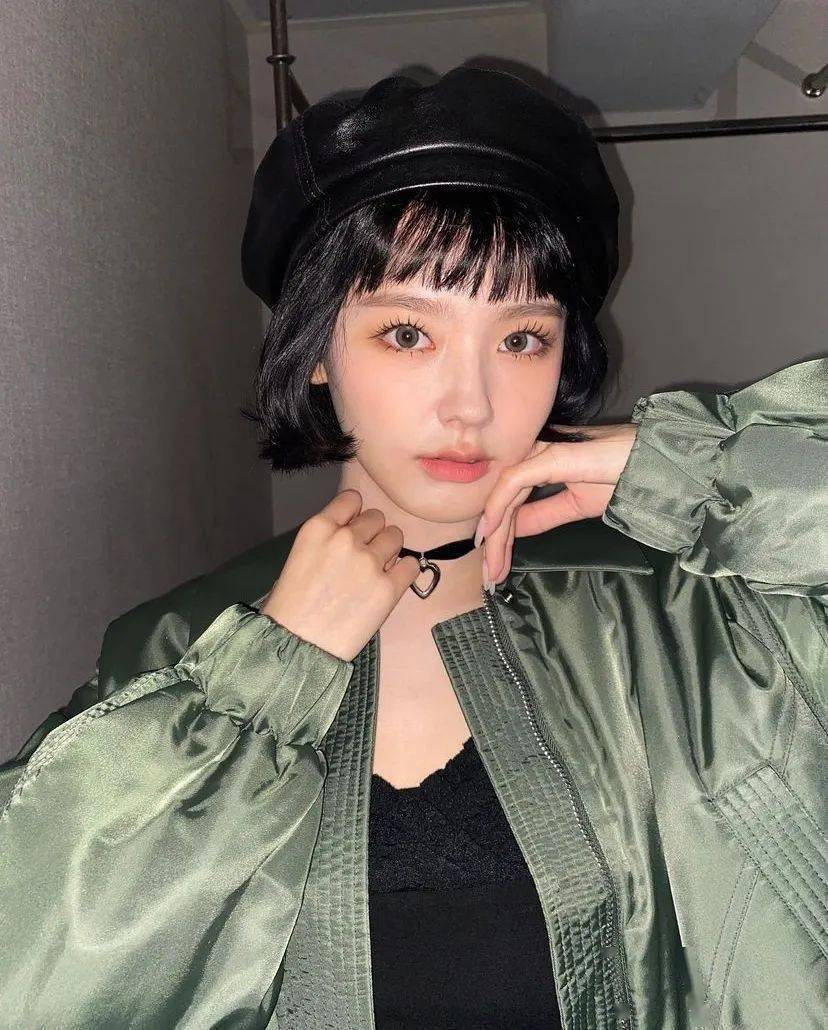 姐妹大脸妹子进！这样戴帽子，脸能小一圈！