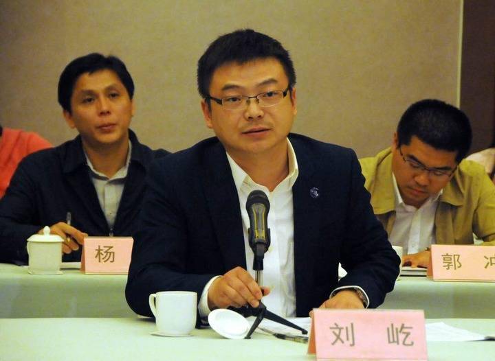 安徽青阳第一富豪:靠处理发动机尾气,大赚35亿元身家_刘屹_艾可_环保