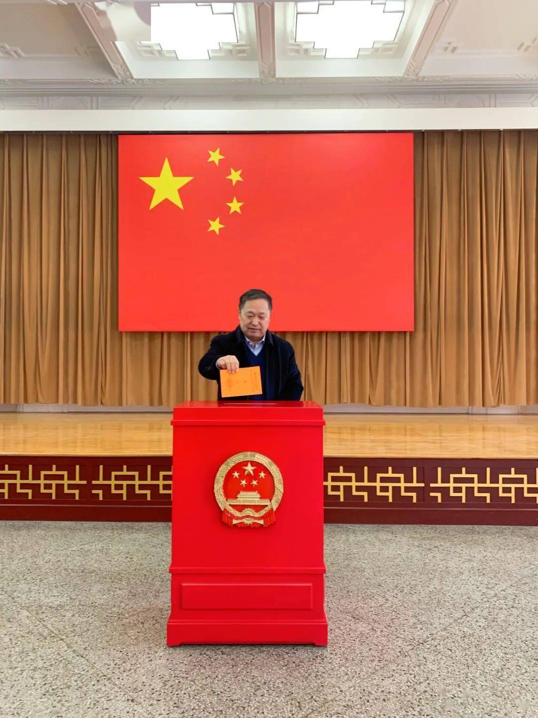 —南京队参加玄武区十九届人大代表选举投票