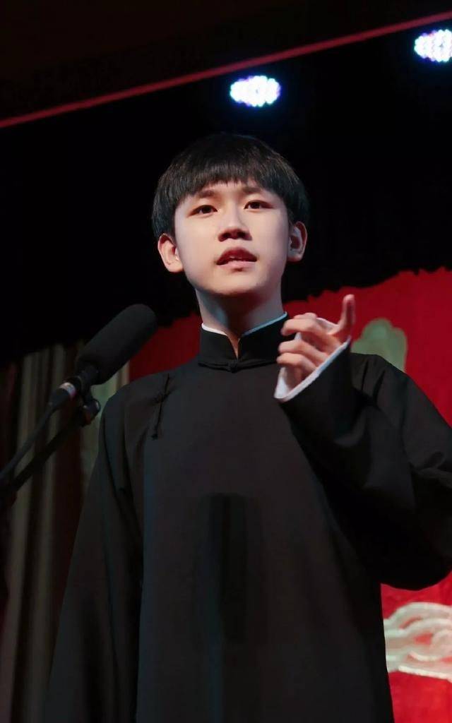 就私下联系女性粉丝玩pua,其母直言他才19岁_于子淇_郭德纲_相声
