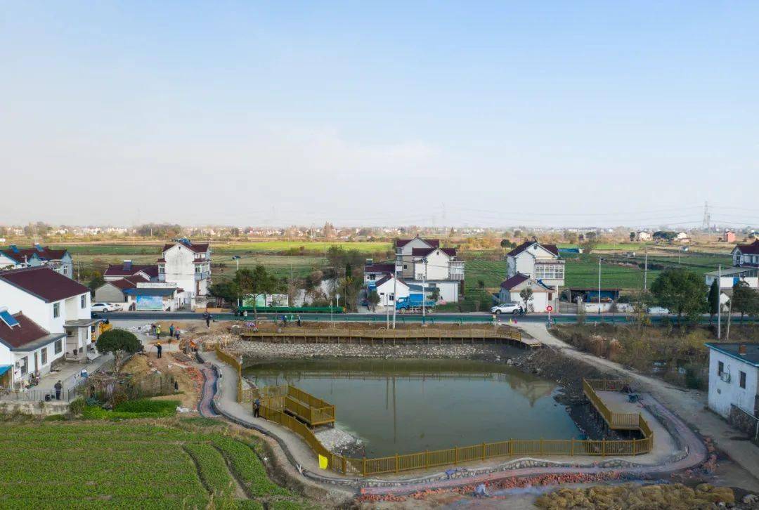 "青山客厅"近年来,当涂县树立"一盘棋"理念,围绕"诗画青山,蟹逅当涂