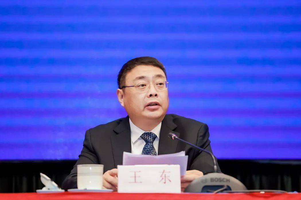 论坛永久会址落户南沙//广州市南沙区区长董可表示,论坛的永久会址