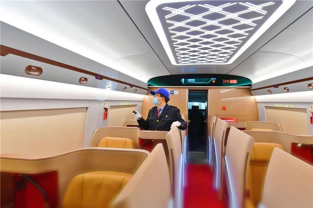 高铁列车上的暖风是从哪里来的?_车厢_空调_温度