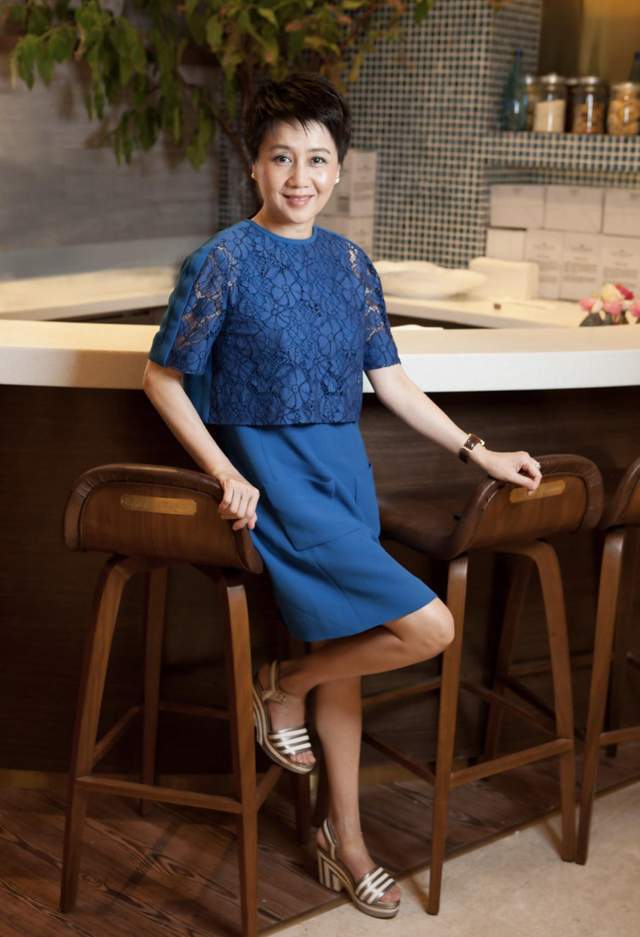 冼米华情人刘碧丽抵押豪宅还债?房子价值一个亿,曾为其生下四胎