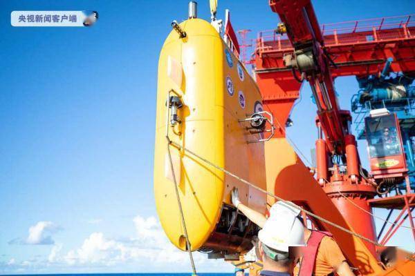 奋斗者号凯旋！67岁科学家完成“极南极北、最高最深”纪录